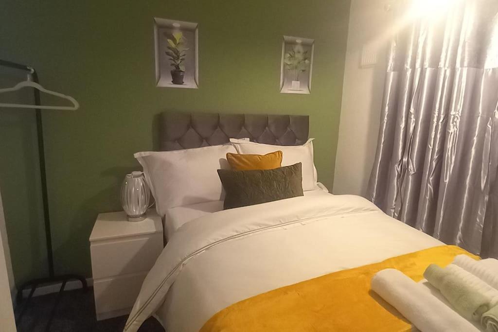 Golden Plush Suites - Beautiful Luxury 3 Bed House In Leicester Exterior foto